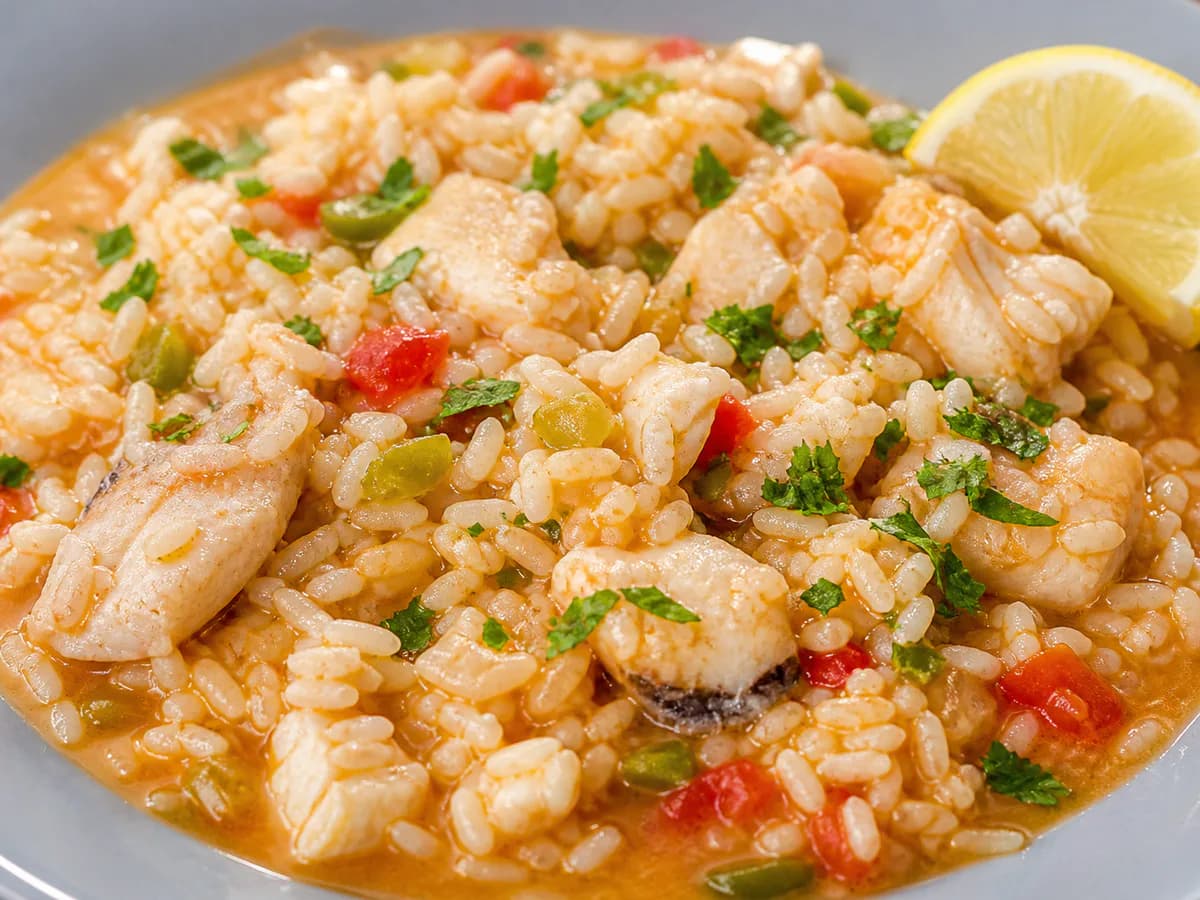 Pormenor de uma porção de Arroz de Peixe à Moda Antiga
