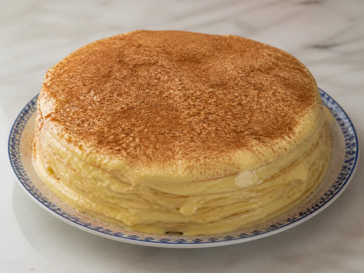 Bolo de Crepes com Creme de Ovos e Canela