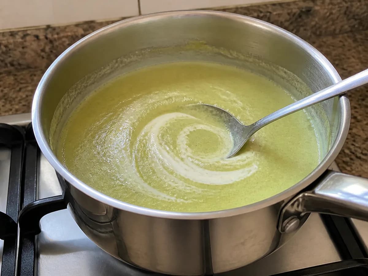 Preparação de Creme de Feijão Verde durante a confeção