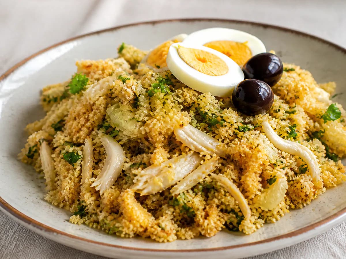 Pormenor de uma porção de Farofias de Bacalhau
