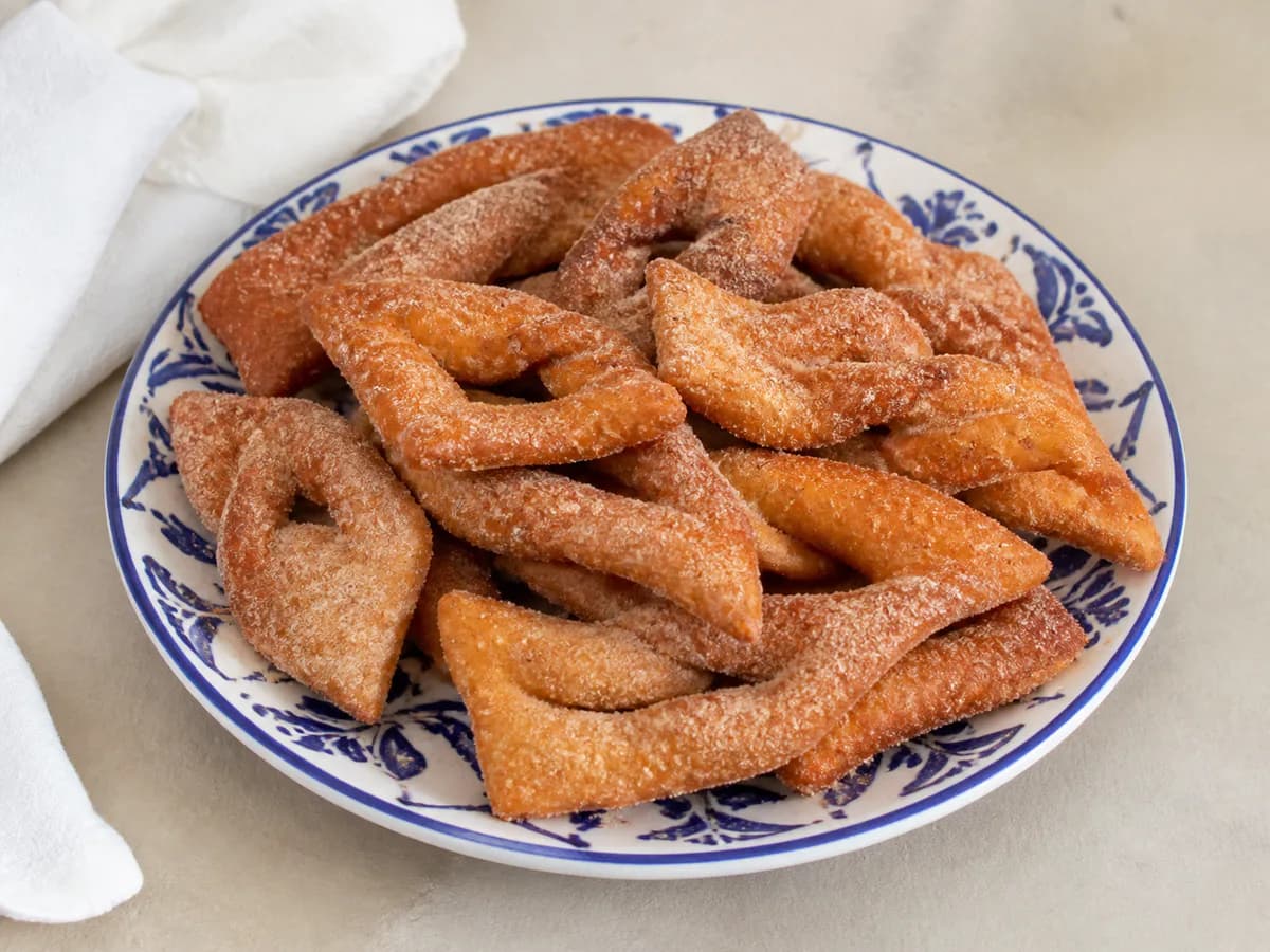Filhoses Fritas com Açúcar e Canela