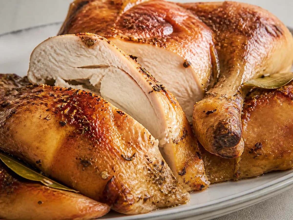 Pormenor de uma porção de Frango Assado Light à Portuguesa