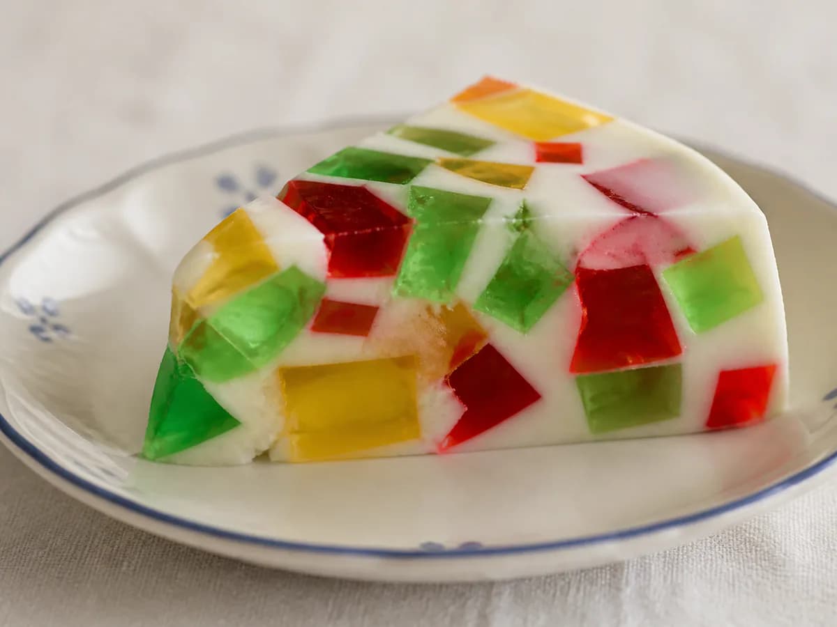 Pormenor de uma porção de Gelatina Multicor Festiva