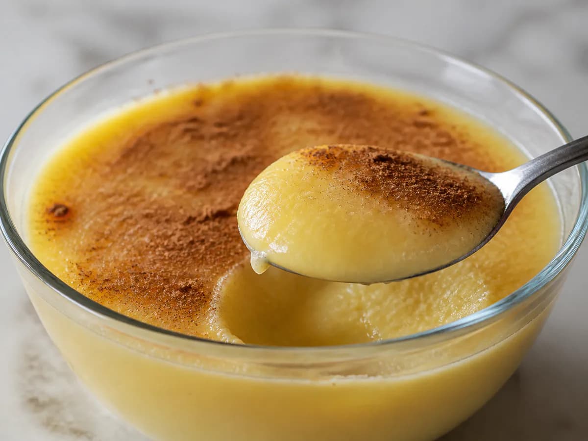 Pormenor de uma porção de Leite Creme Liso