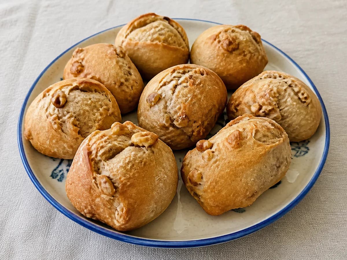 Mini Pão de Nozes