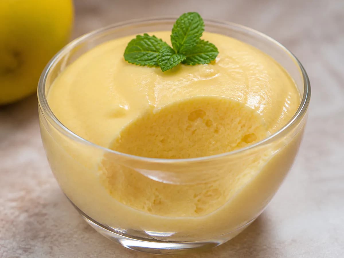 Pormenor de uma porção de Mousse de Manga Light
