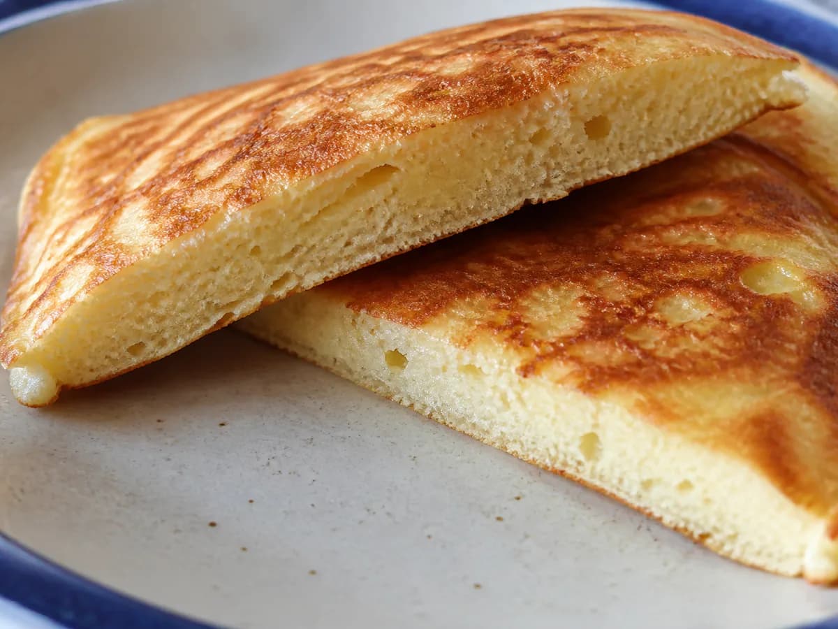 Pormenor de uma porção de Panquecas Caseiras à Moda Portuguesa
