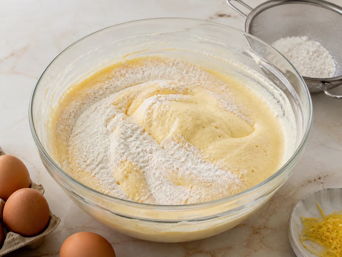 Preparação de Pão de Ló Do Amor durante a confeção