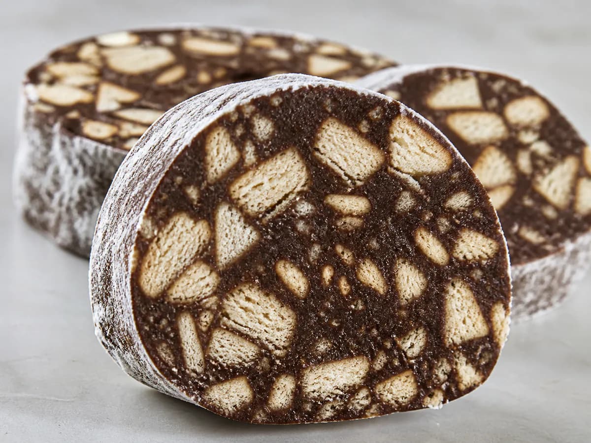 Pormenor de uma porção de Salame de Chocolate