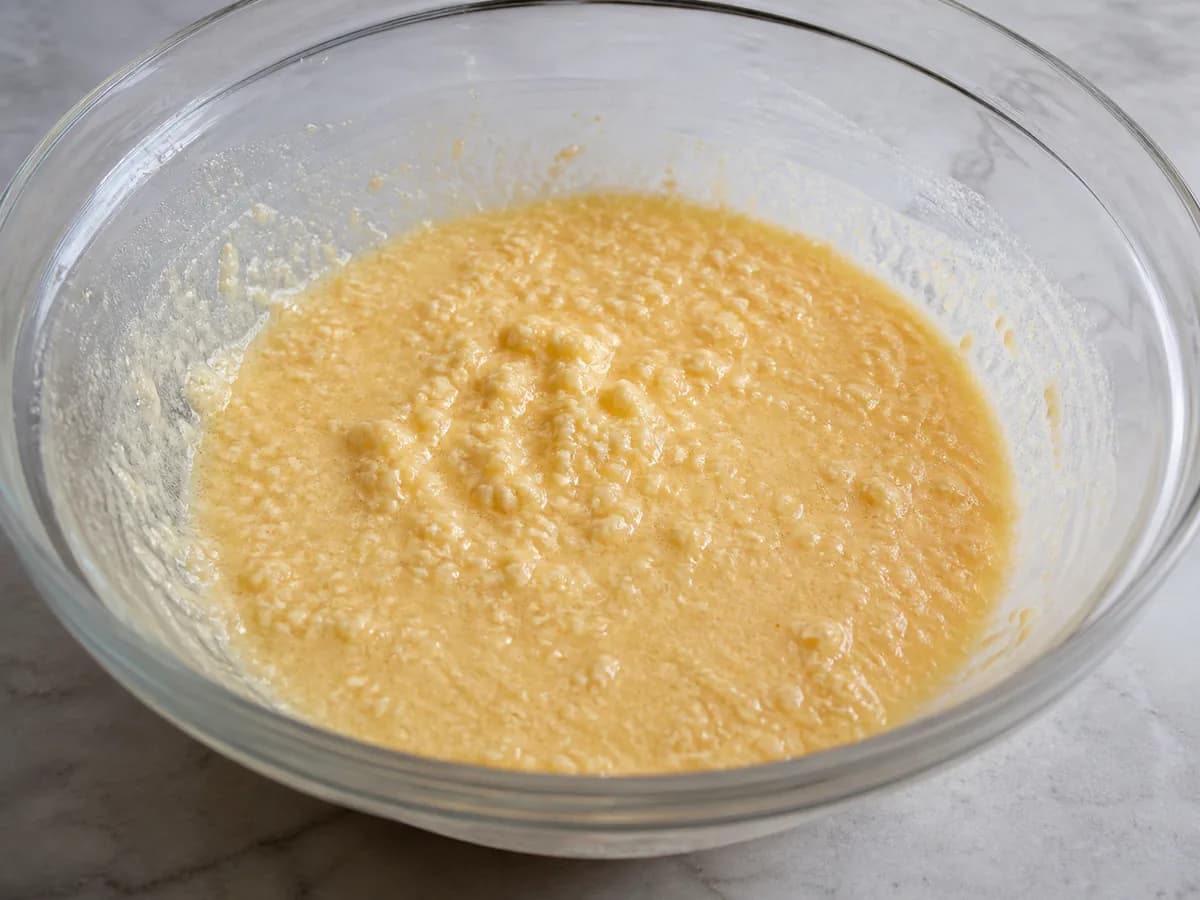 Preparação de Tarte Rápida de Coco durante a confeção