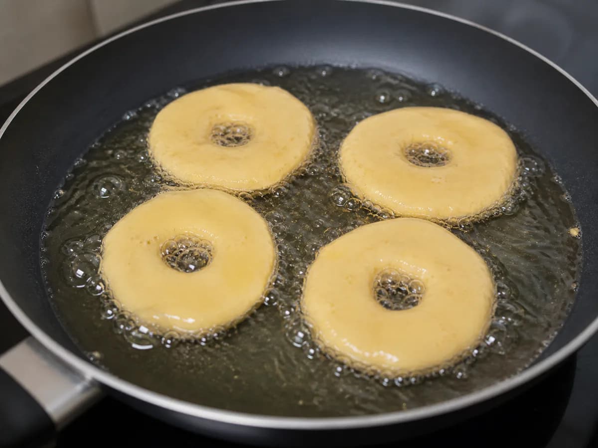 Preparação de Argolinhas de Maçã "Maravilhosas" (Muito Fáceis) durante a confeção