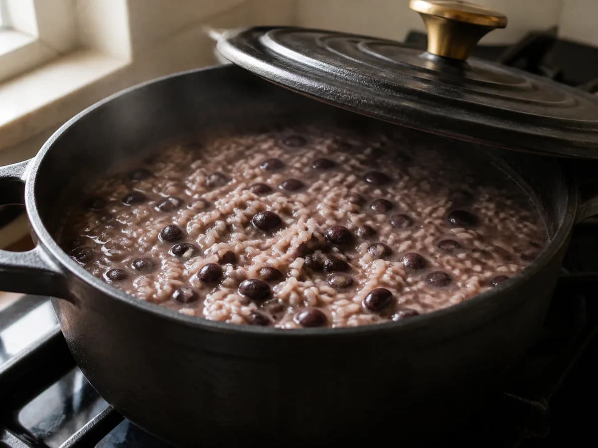 Preparação de Arroz Cremoso de Feijão Preto durante a confeção