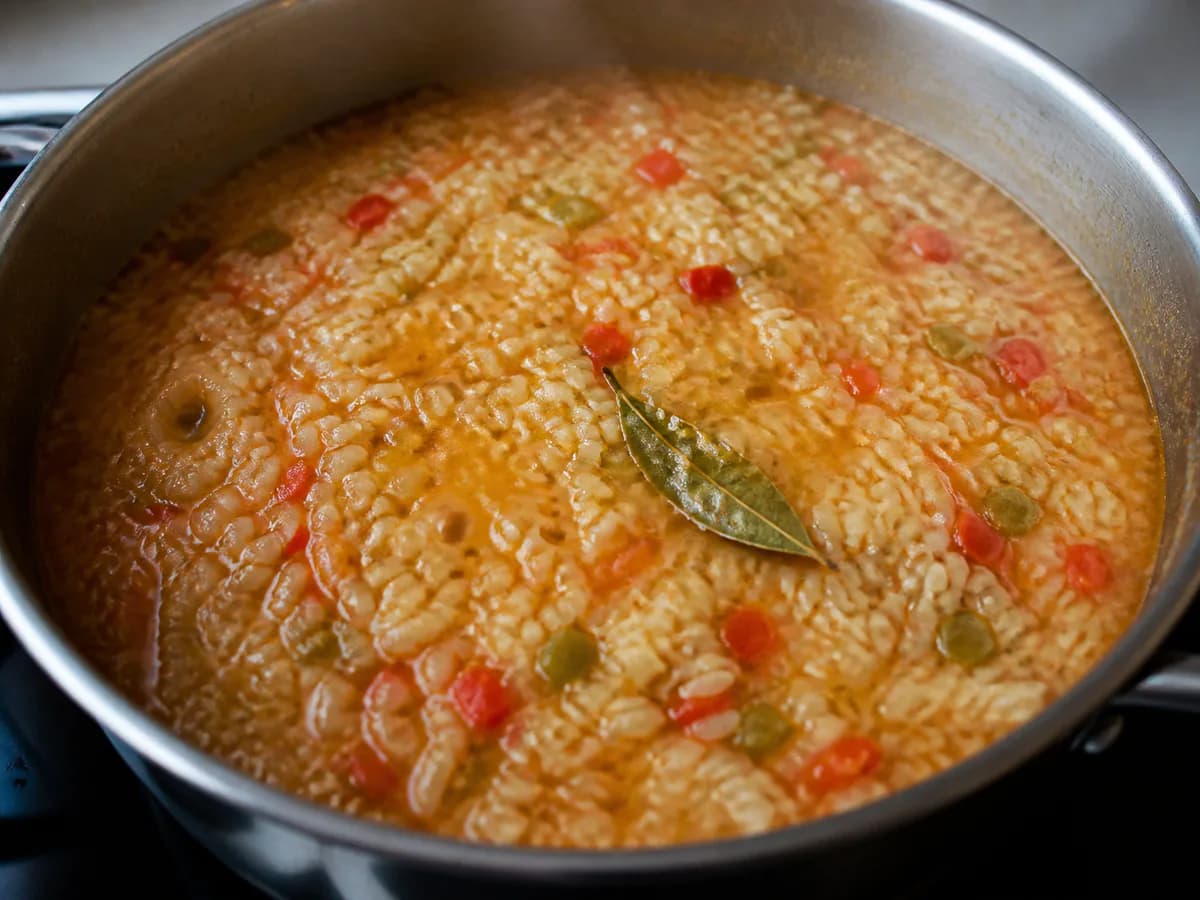 Preparação de Arroz de Atum Malandrinho durante a confeção