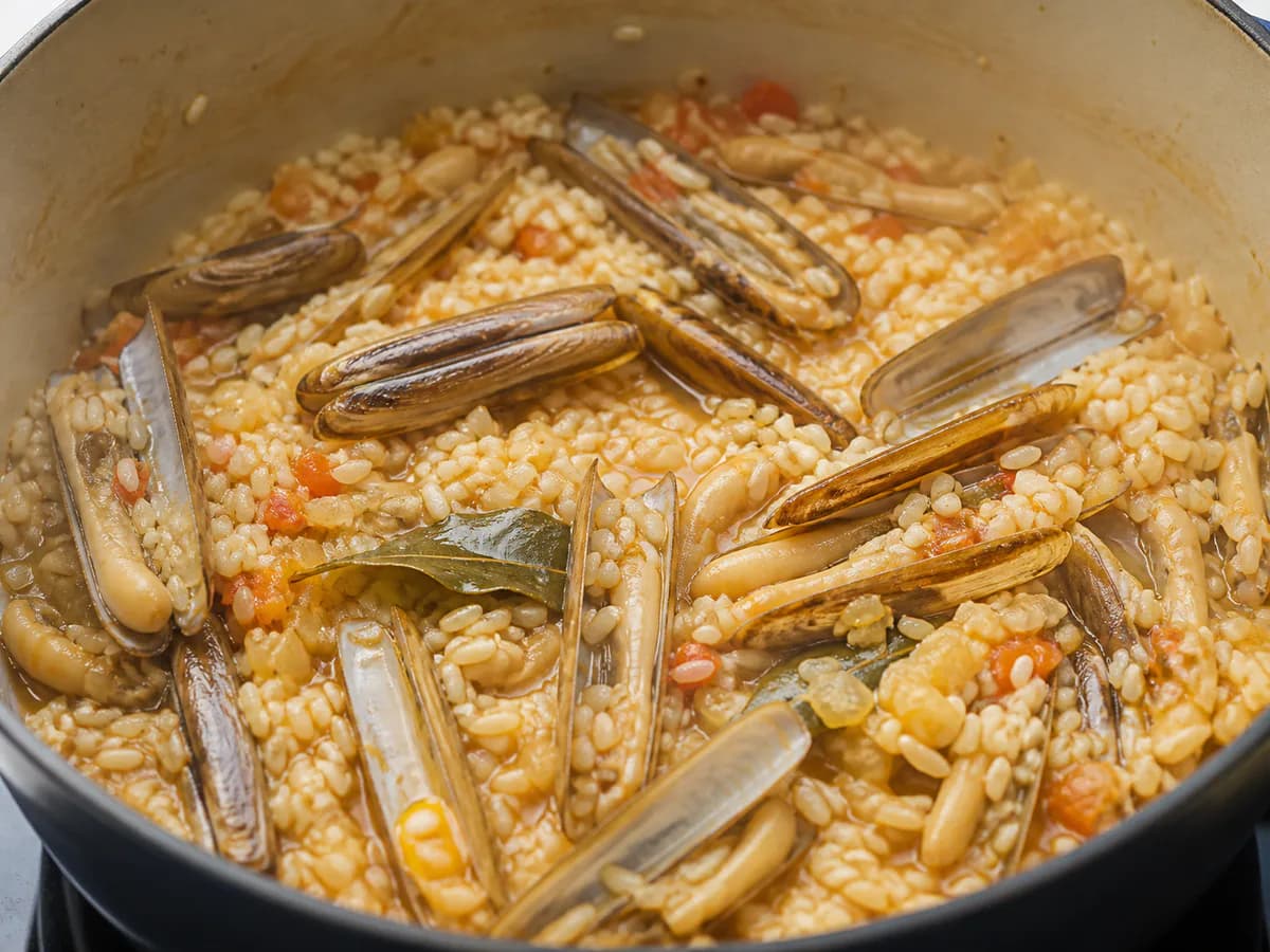 Preparação de Arroz de Lingueirão durante a confeção