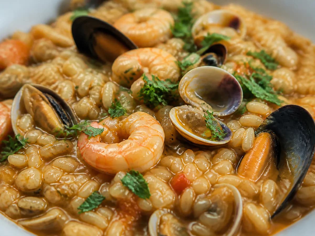 Pormenor de uma porção de Arroz de Marisco à Portuguesa