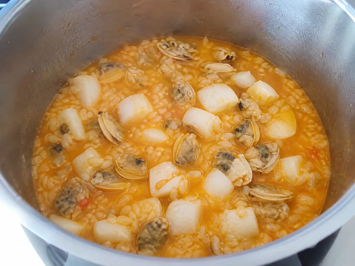 Preparação de Arroz de Marisco à Portuguesa (Bimby) durante a confeção