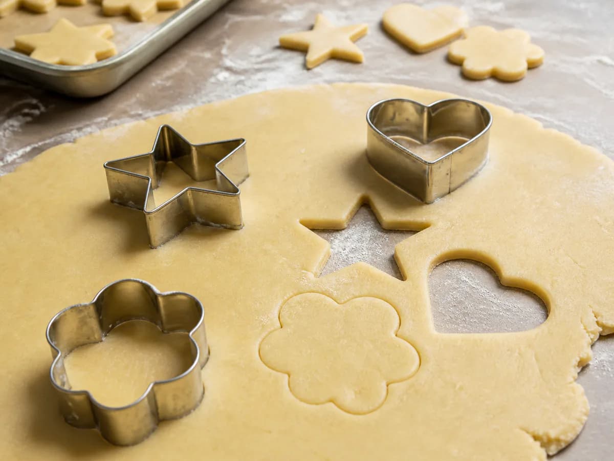 Preparação de Biscoitos de Amêndoa e Limão durante a confeção