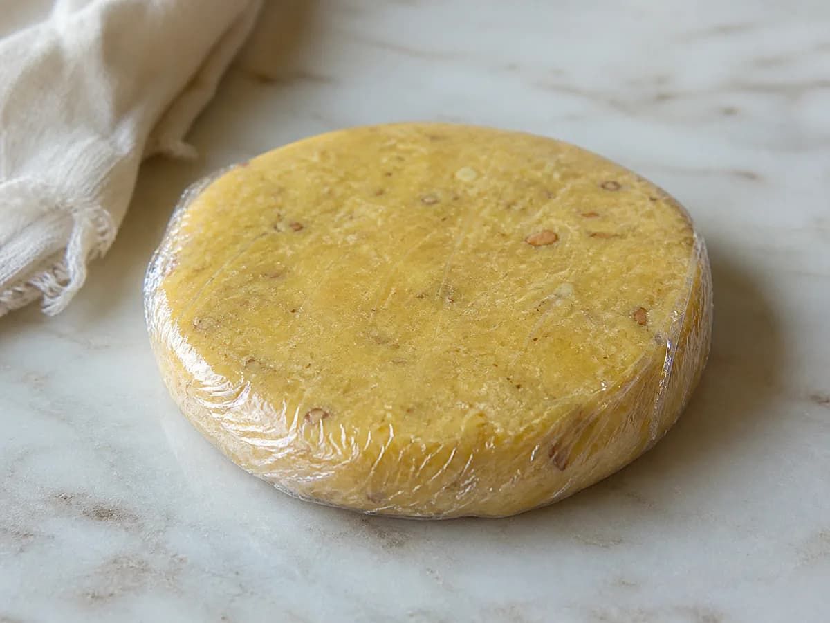 Preparação de Biscoitos de Milho e Amêndoa durante a confeção