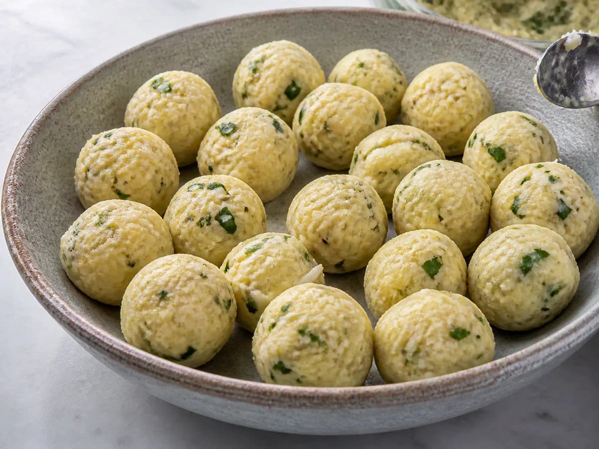 Preparação de Bolinhos "Em Forma De Chupa Chupa" durante a confeção