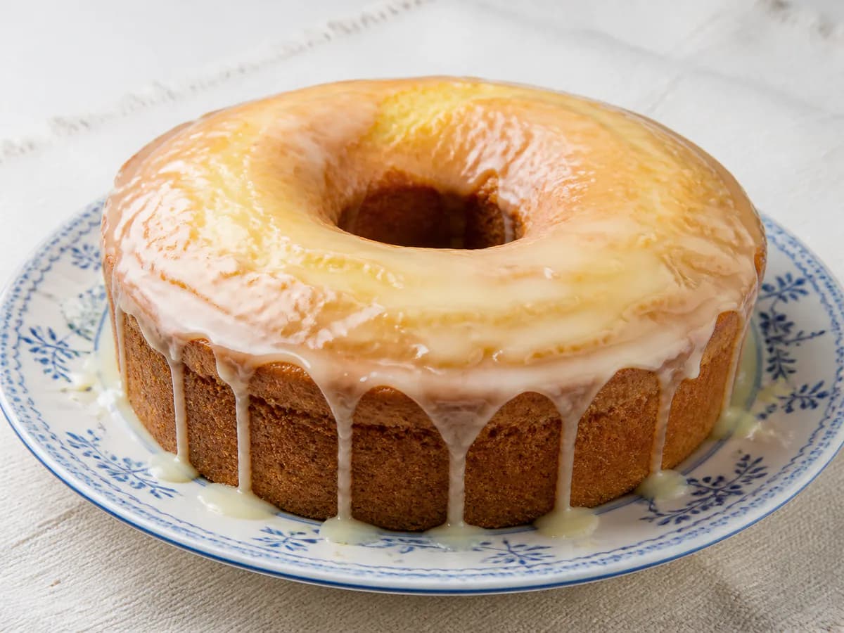 Bolo de Iogurte com Ananás e Leite Condensado