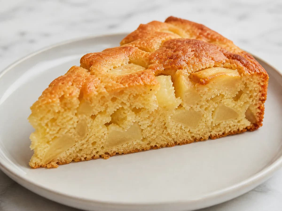 Pormenor de uma porção de Bolo de Maçã da Tia Arminda