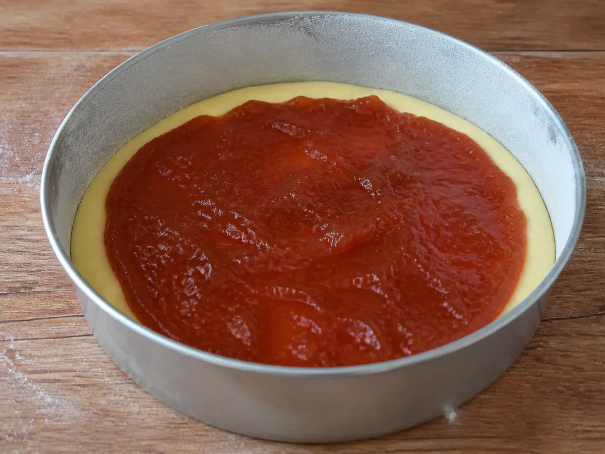 Preparação de Bolo de Marmelada na Bimby durante a confeção