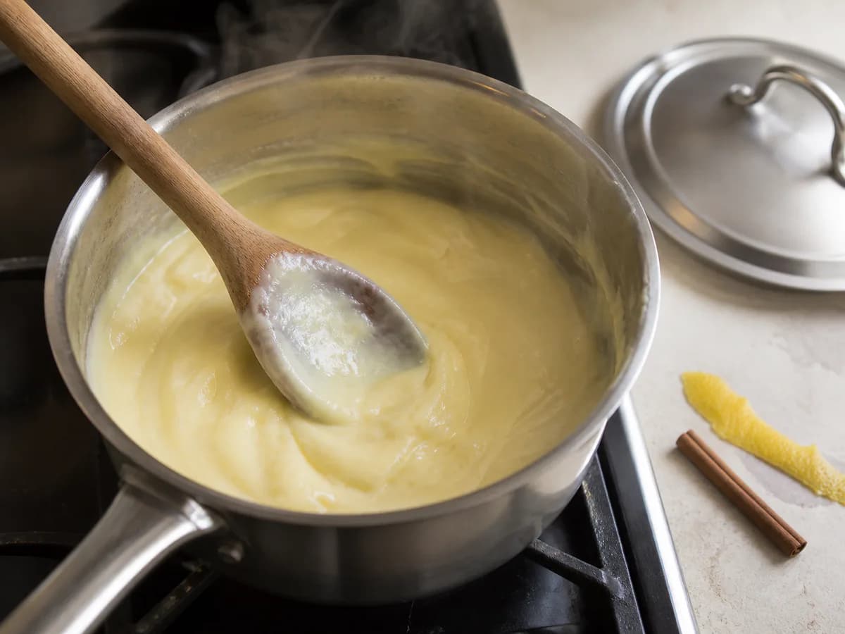 Preparação de Bom Bocado Cremoso durante a confeção