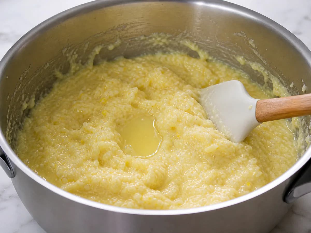 Preparação de Brigadeiros de Coco e Limão Siciliano durante a confeção