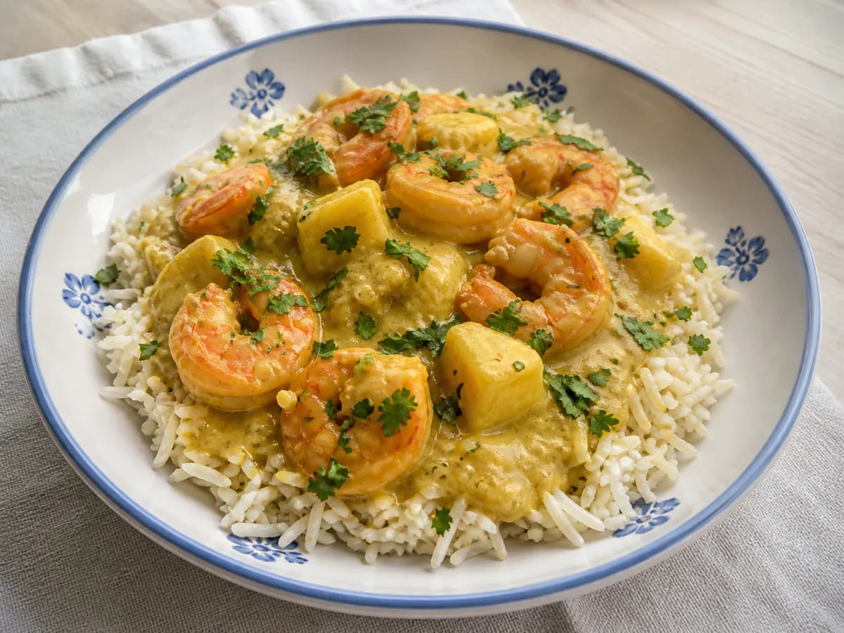 Caril de Camarão com Coco e Ananás
