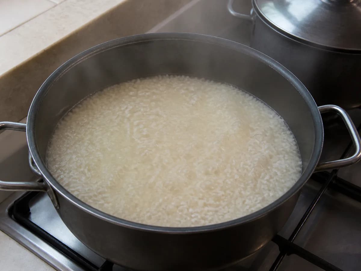 Preparação de Chocos em Coroa de Arroz durante a confeção