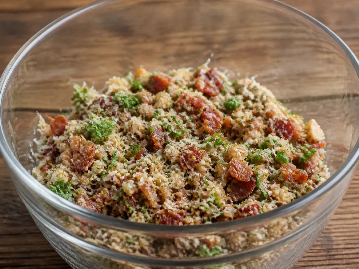 Preparação de Cogumelos Recheados com Bacon e Parmesão durante a confeção