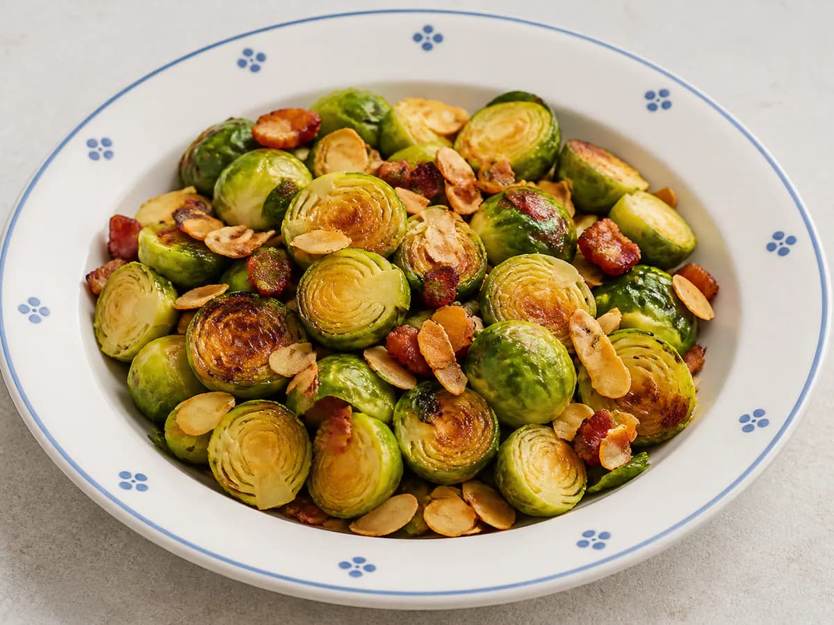Couve de Bruxelas Salteada com Bacon e Amêndoas