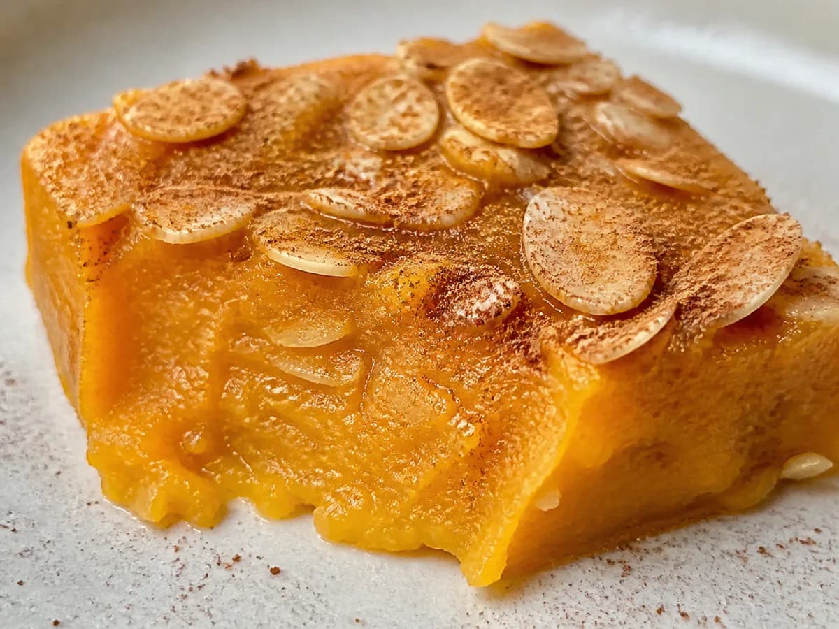 Pormenor de uma porção de Doce Dourado de Natal
