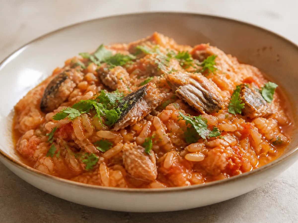 Pormenor de uma porção de Arroz de Sardinha "Económicos"