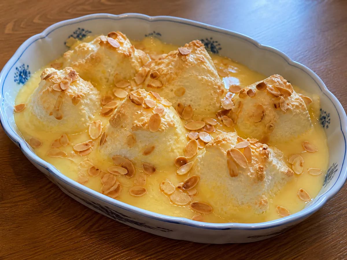 Farofias no Forno com Creme de Ovos e Amêndoa