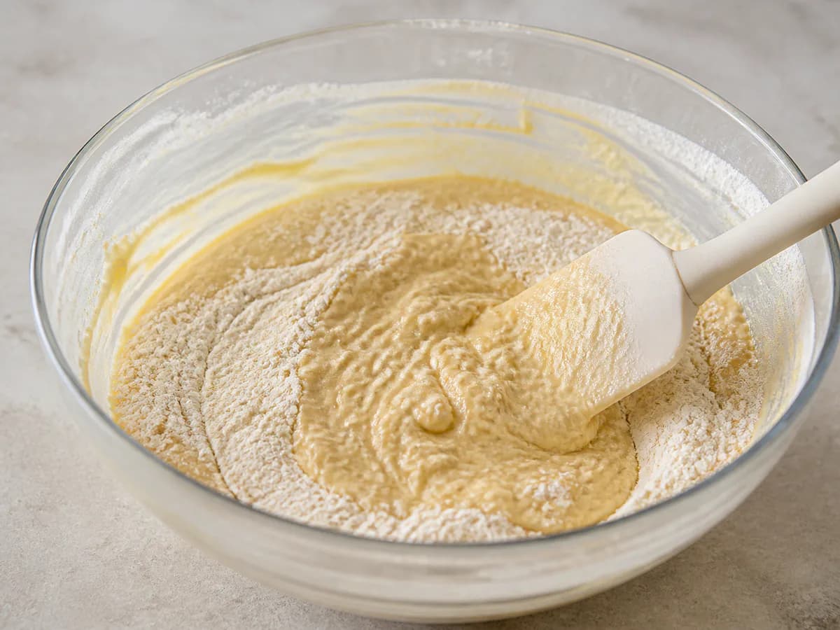 Preparação de Filhos de Forma (Pão Doce) durante a confeção