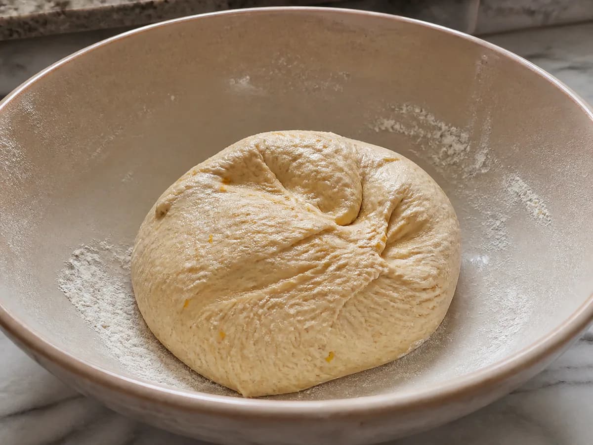 Preparação de Filhos da Trindade (Receita de Família) durante a confeção
