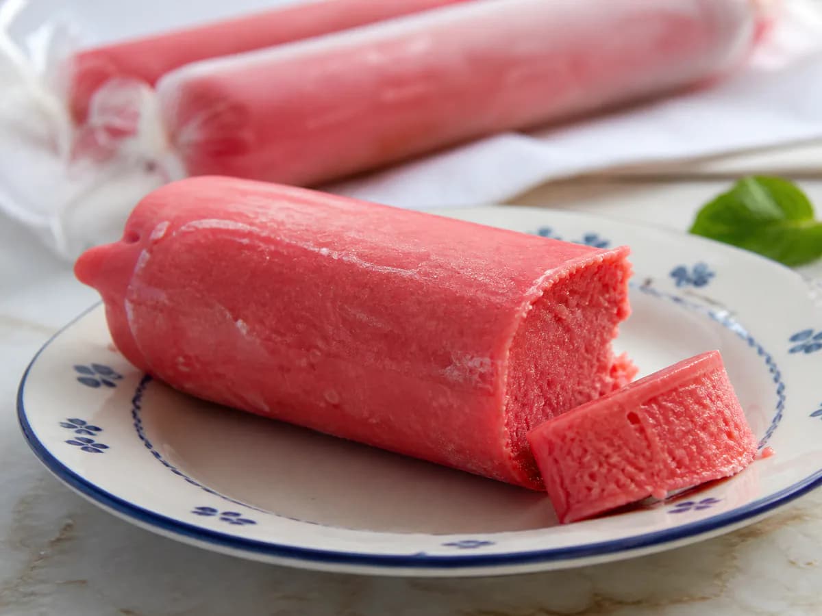 Pormenor de uma porção de Geladinhos de Melancia Refrescantes (Versão 2)