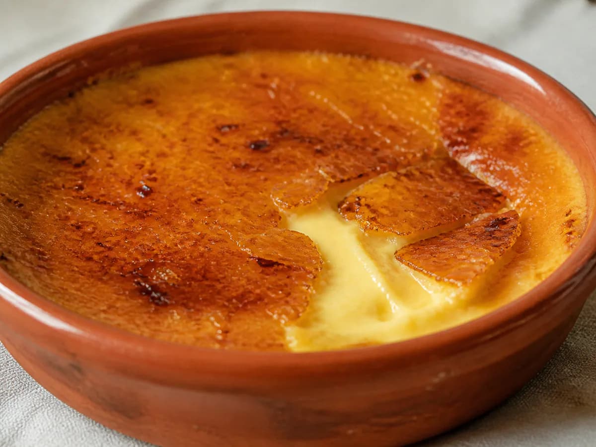 Pormenor de uma porção de Leite-Creme Queimado com 200 g de Açúcar