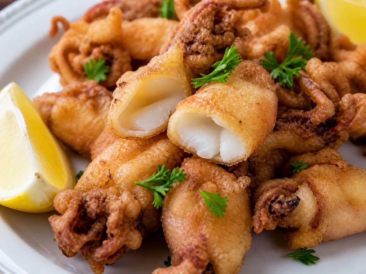 Pormenor de uma porção de Lulinhas Fritas à Algarvia