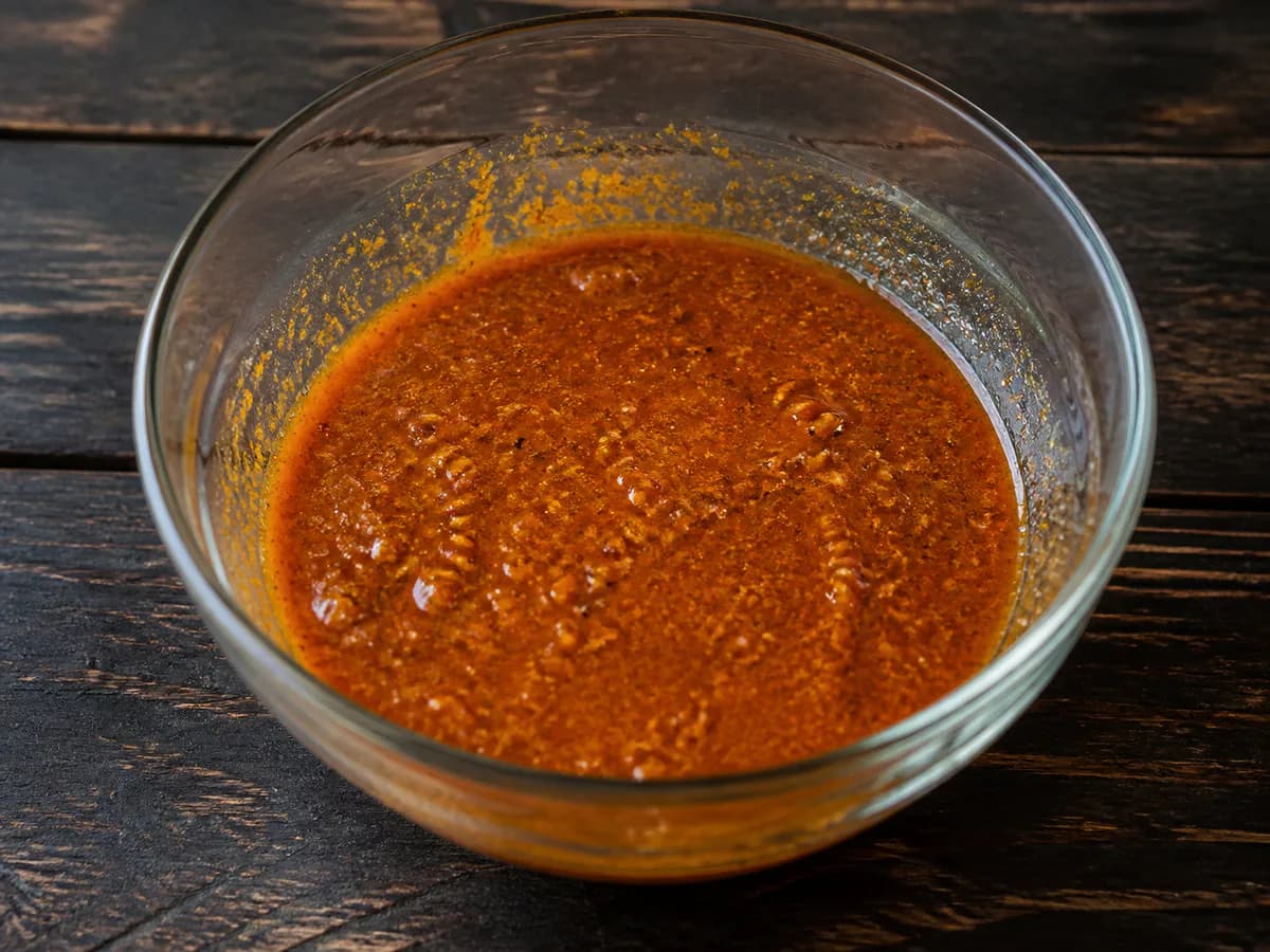 Preparação de Molho Caseiro para Frango no Churrasco durante a confeção