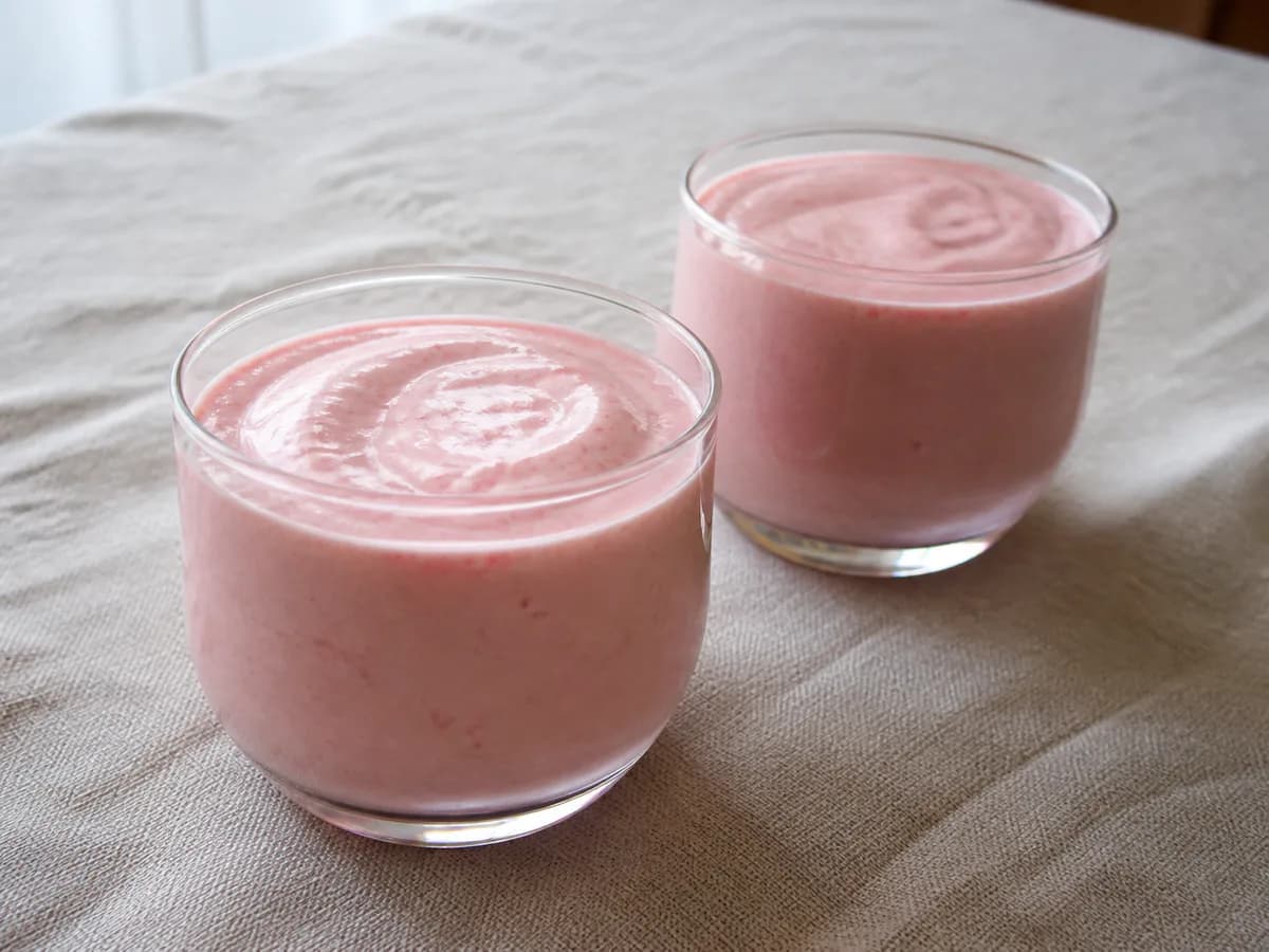 Mousse Rápida de Morango com Natas