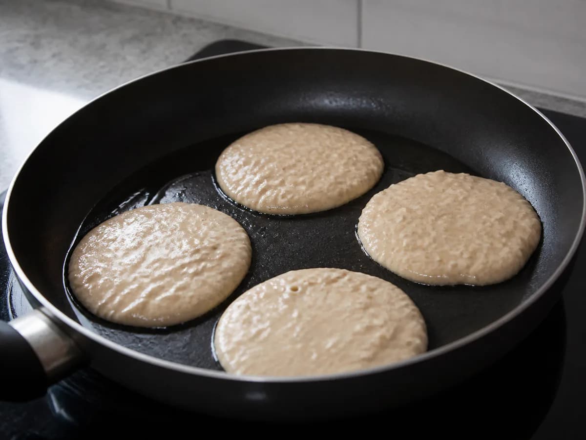 Preparação de Panquecas de Aveia e Banana 2 durante a confeção