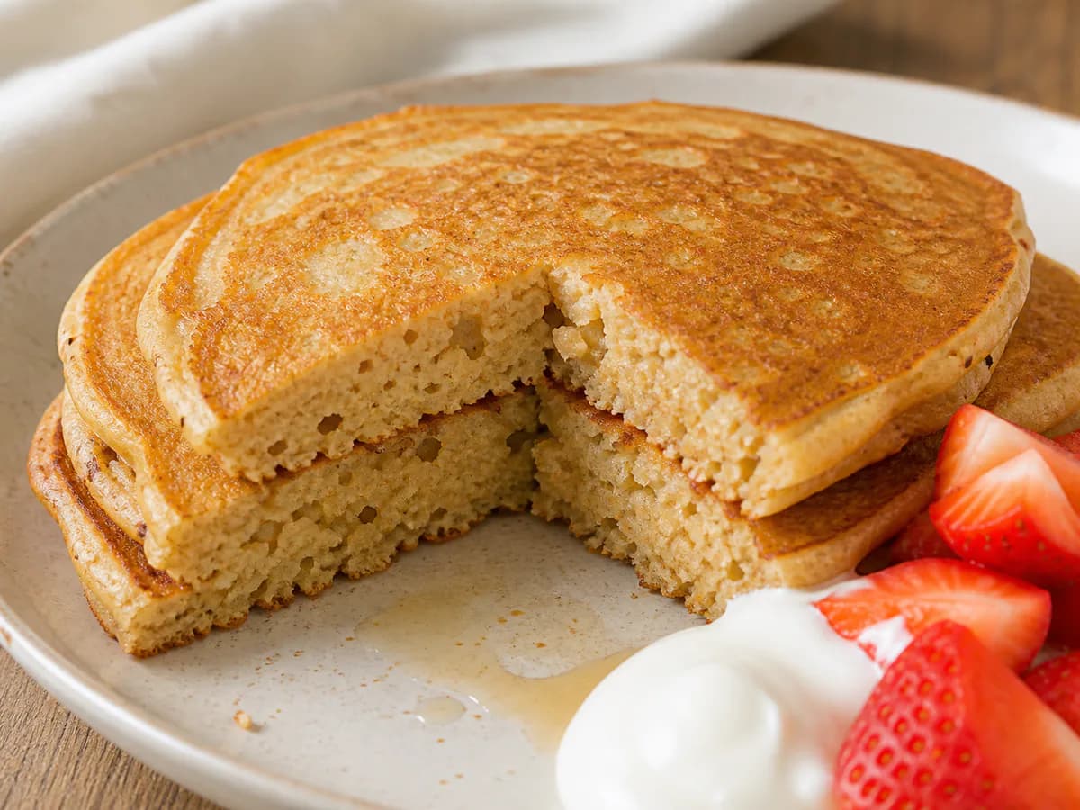 Pormenor de uma porção de Panquecas Saudáveis de Quinoa