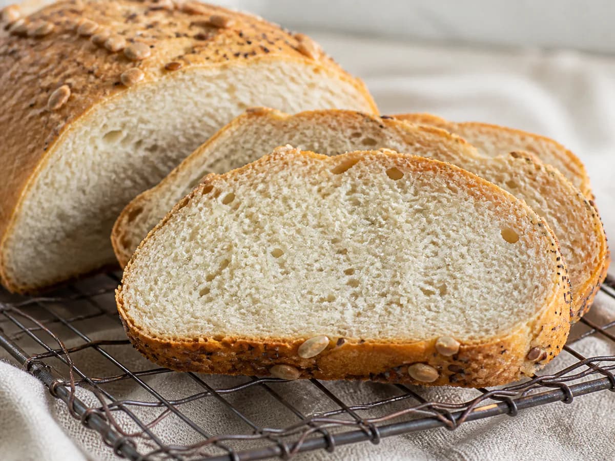 Pormenor de uma porção de Pão de Minuto Sem Glúten