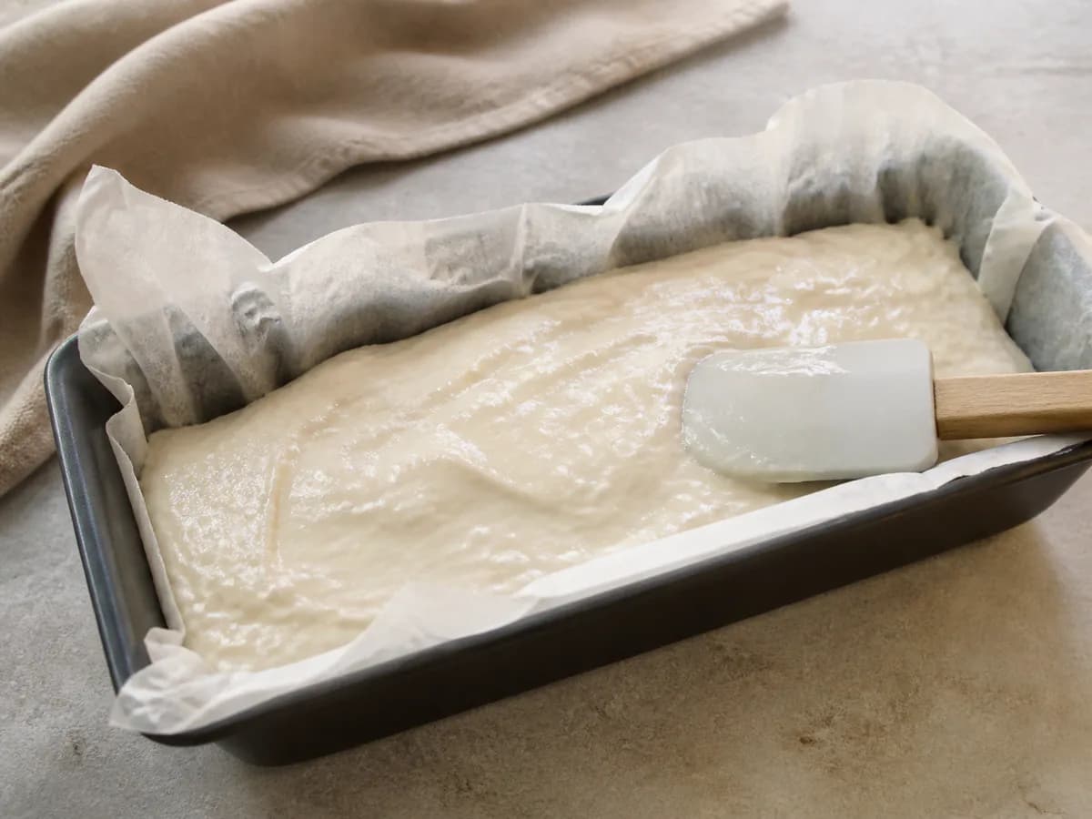 Preparação de Pão de Minuto Sem Glúten durante a confeção