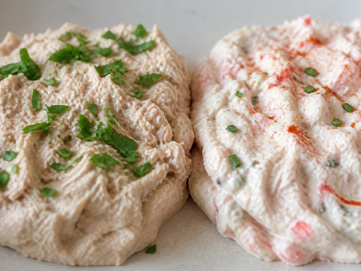 Pormenor de uma porção de Patés de Atum e Delícias do Mar