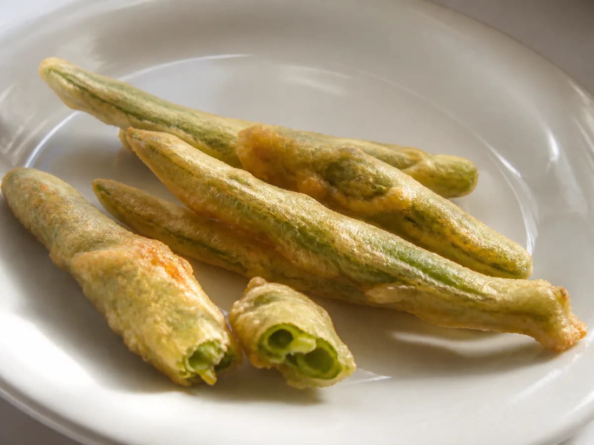 Pormenor de uma porção de Peixinhos da Horta