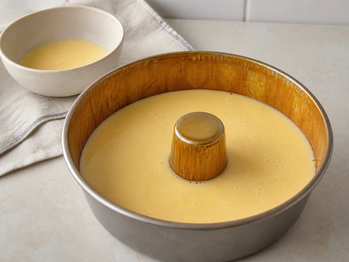 Preparação de Pudim de Laranja durante a confeção