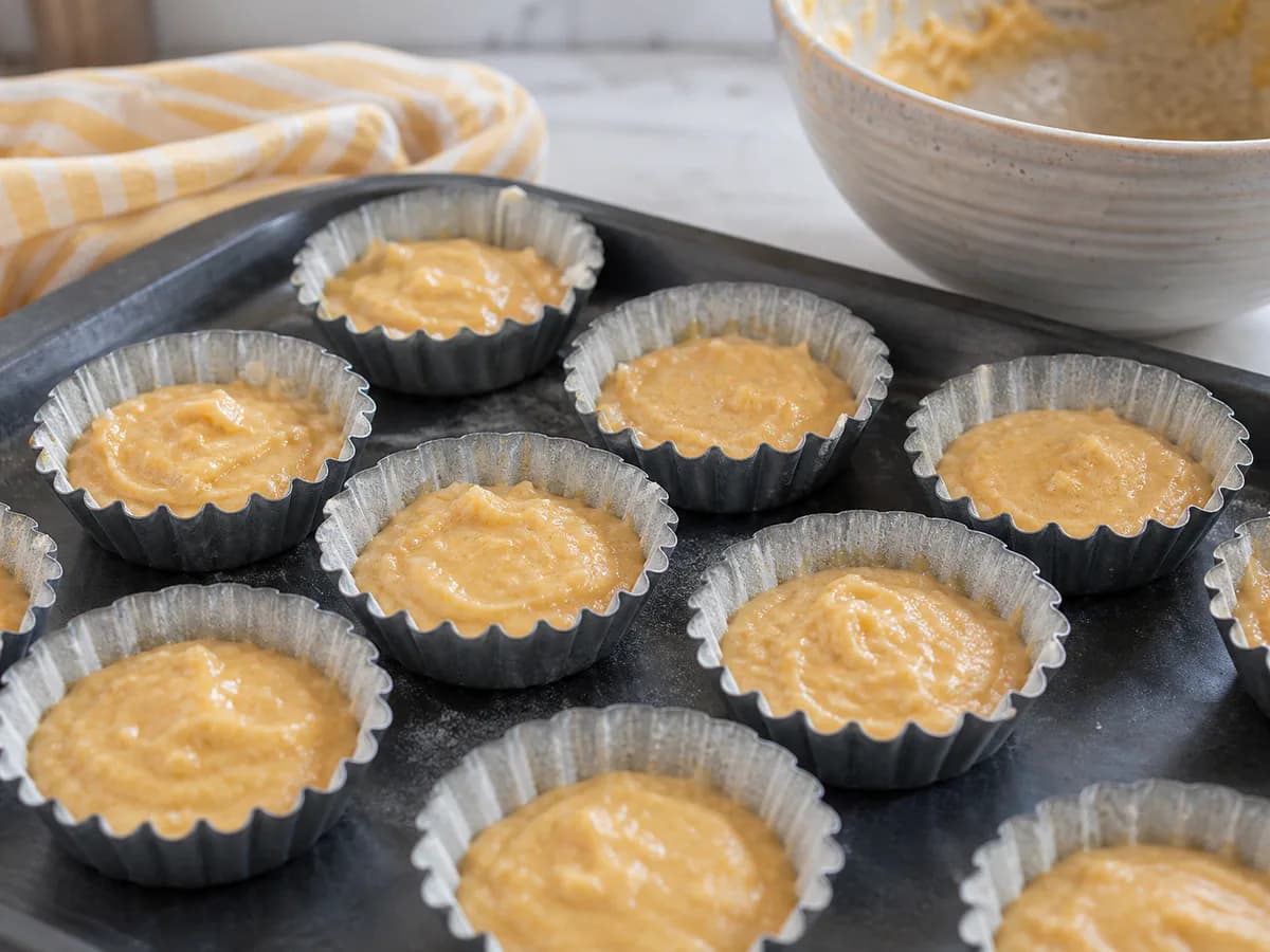 Preparação de Queijadas de Batata Doce com Amêndoa durante a confeção